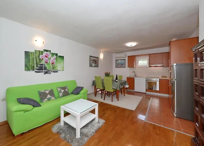 公寓 Rimanic 扎达尔