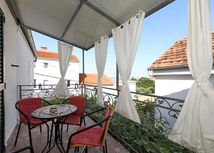 公寓 Rimanic 扎达尔