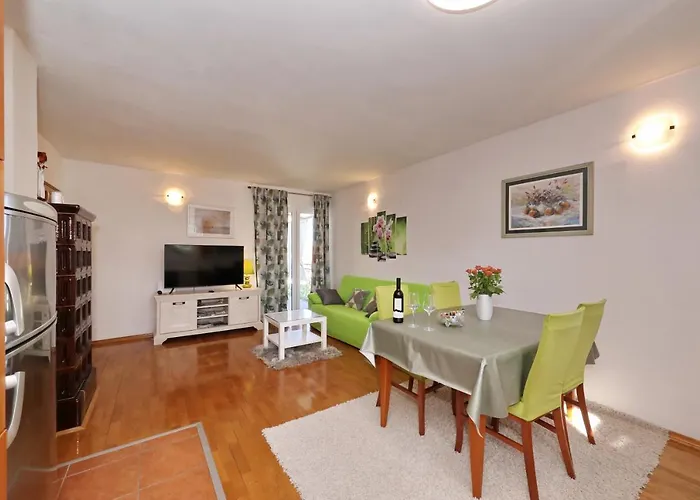 公寓 Rimanic 扎达尔